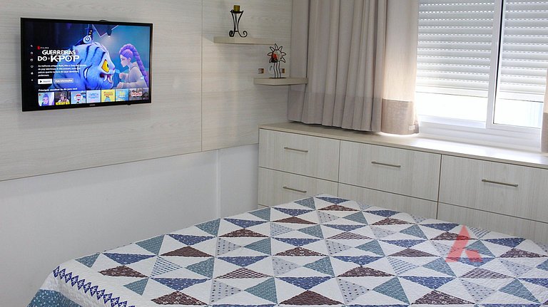 1067 - Apartamento para locação em Bombinhas com 03 suítes