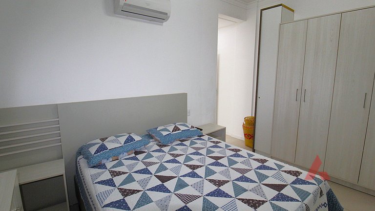 1067 - Apartamento para locação em Bombinhas com 03 suítes