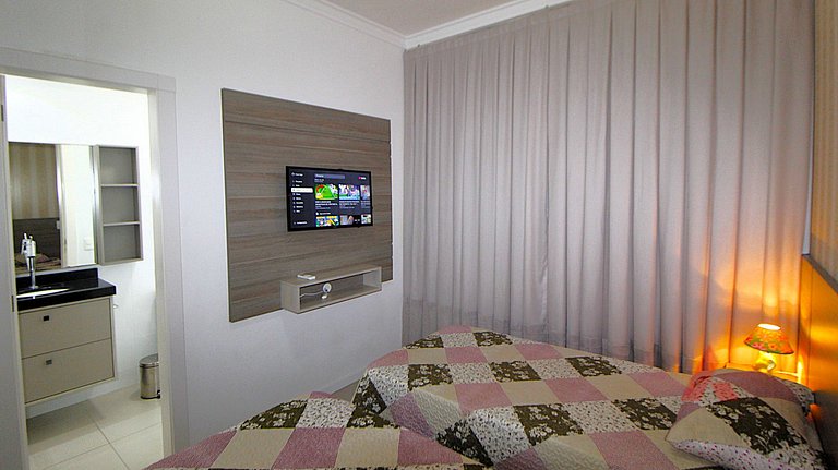 1067 - Apartamento para locação em Bombinhas com 03 suítes