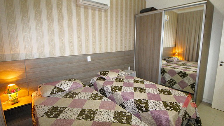 1067 - Apartamento para locação em Bombinhas com 03 suítes