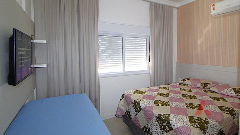 1067 - Apartamento para locação em Bombinhas com 03 suítes