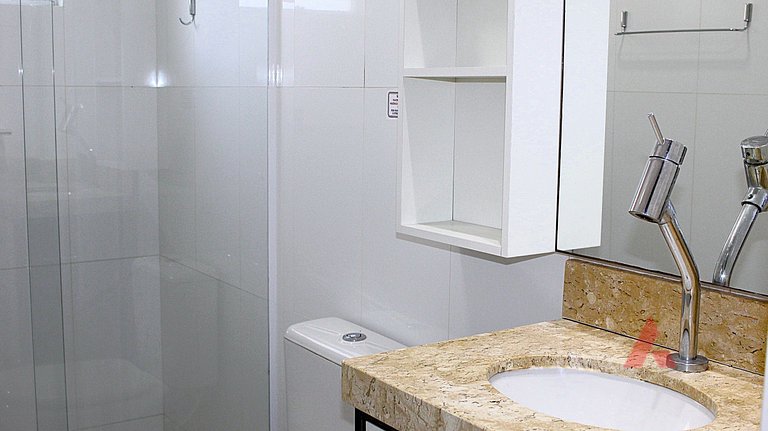 1067 - Apartamento para locação em Bombinhas com 03 suítes