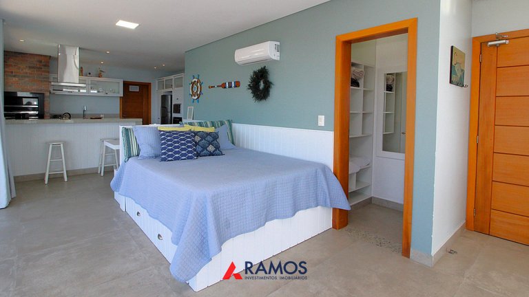 Flat Vista para o Mar e Piscina em Bombinhas 1082