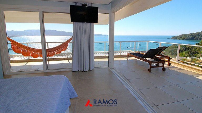 Flat Vista para o Mar e Piscina em Bombinhas 1082