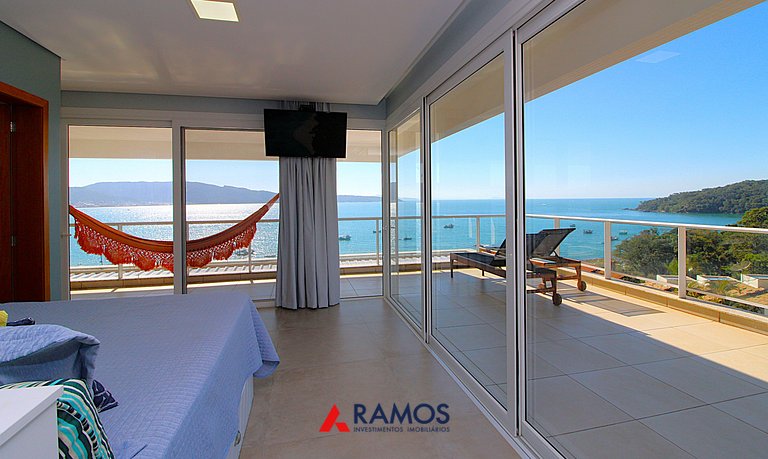 Flat Vista para o Mar e Piscina em Bombinhas 1082