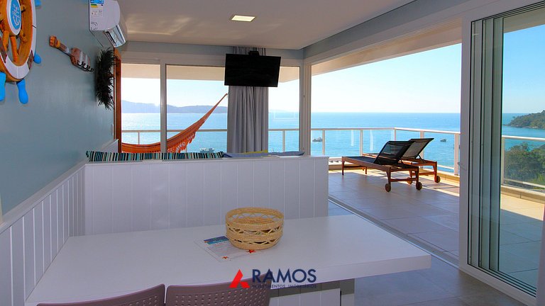 Flat Vista para o Mar e Piscina em Bombinhas 1082