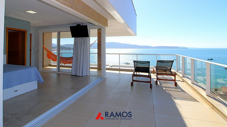 Flat Vista para o Mar e Piscina em Bombinhas 1082