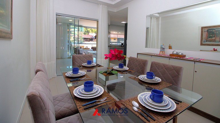 1067 - Apartamento para locação em Bombinhas com 03 suítes