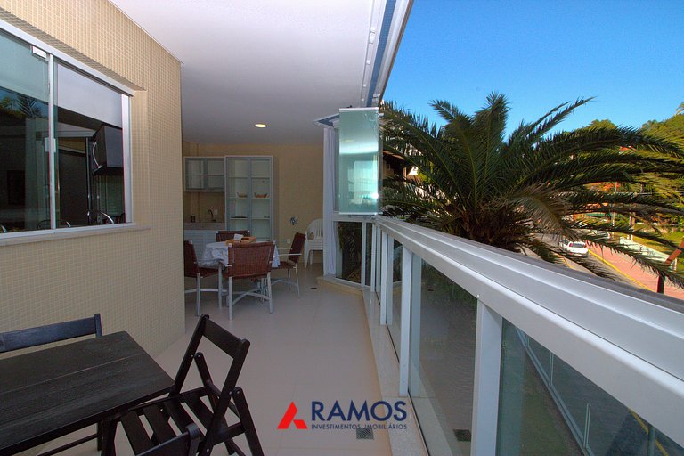 1067 - Apartamento para locação em Bombinhas com 03 suítes