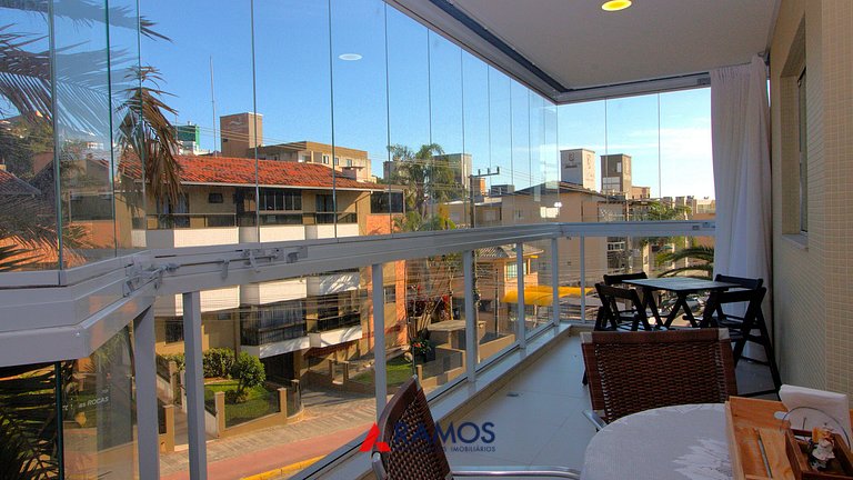 1067 - Apartamento para locação em Bombinhas com 03 suítes