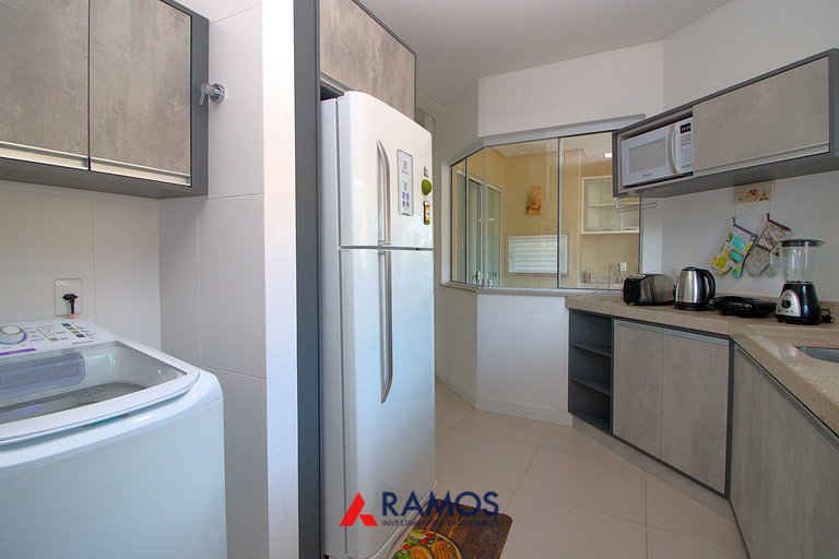 1067 - Apartamento para locação em Bombinhas com 03 suítes
