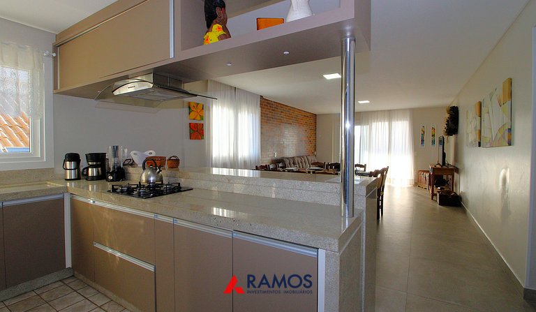 1083 - Apartamento com vista para o mar em Bombinhas
