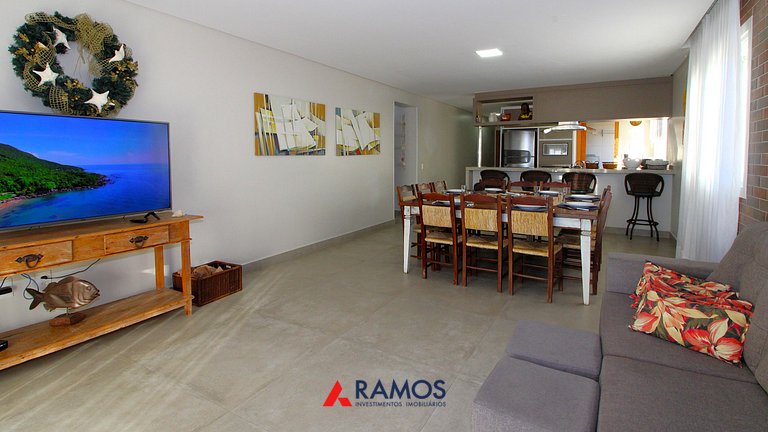 1083 - Apartamento com vista para o mar em Bombinhas