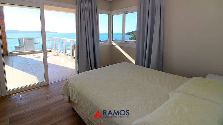 1083 - Apartamento com vista para o mar em Bombinhas