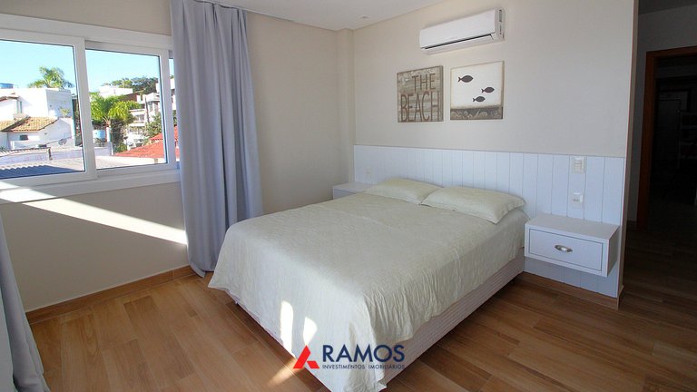1083 - Apartamento com vista para o mar em Bombinhas