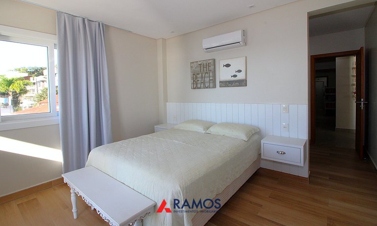 1083 - Apartamento com vista para o mar em Bombinhas