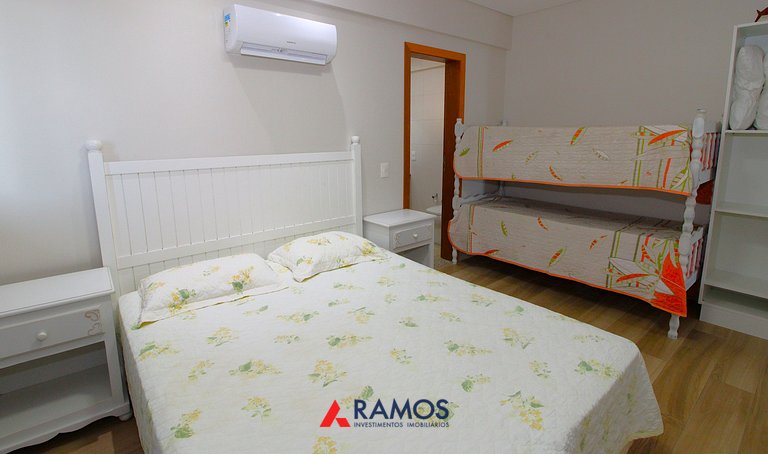 1083 - Apartamento com vista para o mar em Bombinhas
