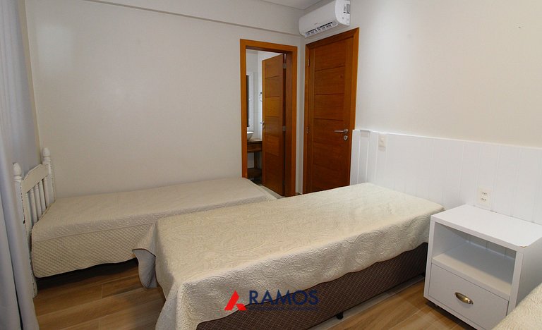 1083 - Apartamento com vista para o mar em Bombinhas