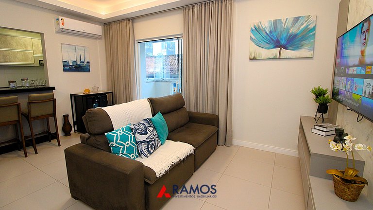 1073 - Apartamento para locação no centro de Bombinhas