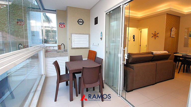 1073 - Apartamento para locação no centro de Bombinhas
