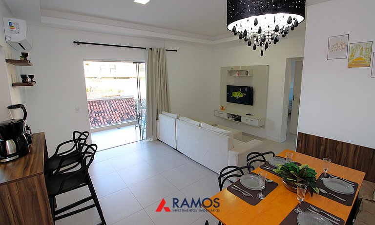 1074 - Apartamento para locação no centro de Bombinhas