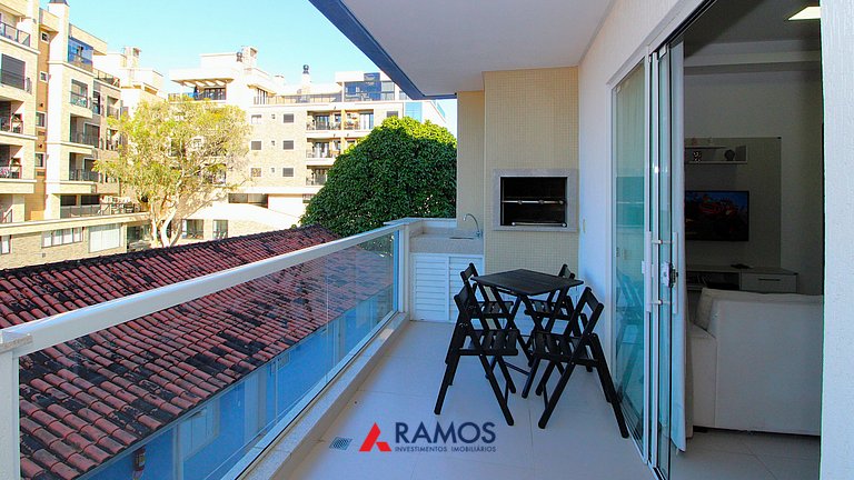 1074 - Apartamento para locação no centro de Bombinhas