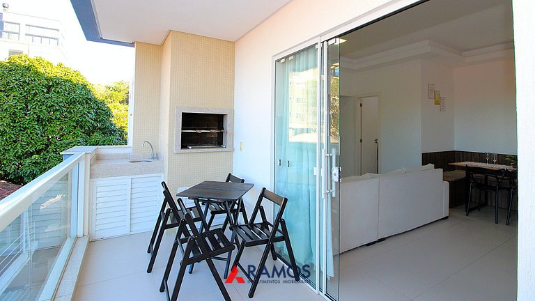 1074 - Apartamento para locação no centro de Bombinhas