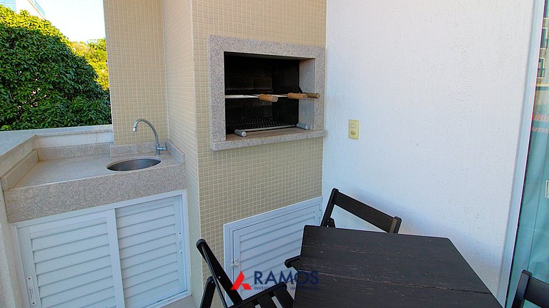 1074 - Apartamento para locação no centro de Bombinhas