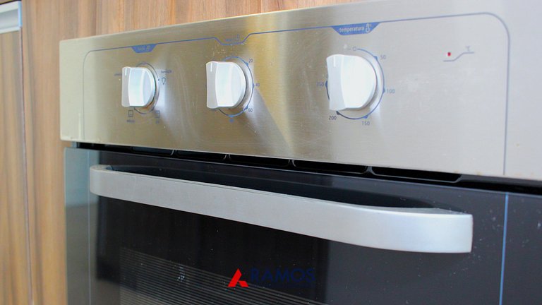 1074 - Apartamento para locação no centro de Bombinhas