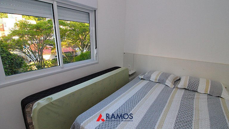 1074 - Apartamento para locação no centro de Bombinhas