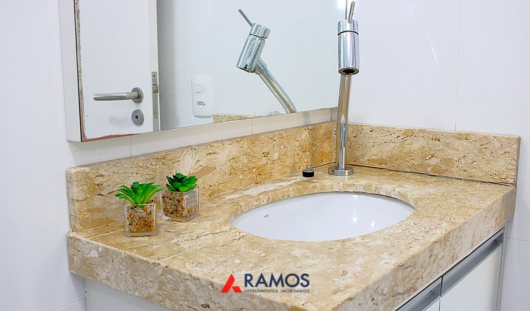 1074 - Apartamento para locação no centro de Bombinhas