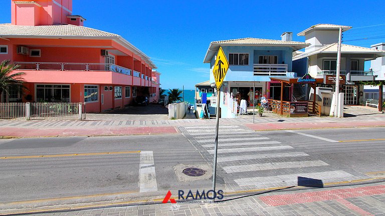 1056 - Apartamento para locação na praia de Bombinhas