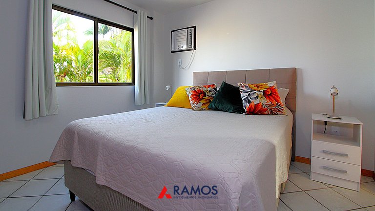 1075 - Praia de Bombinhas locação de temporada