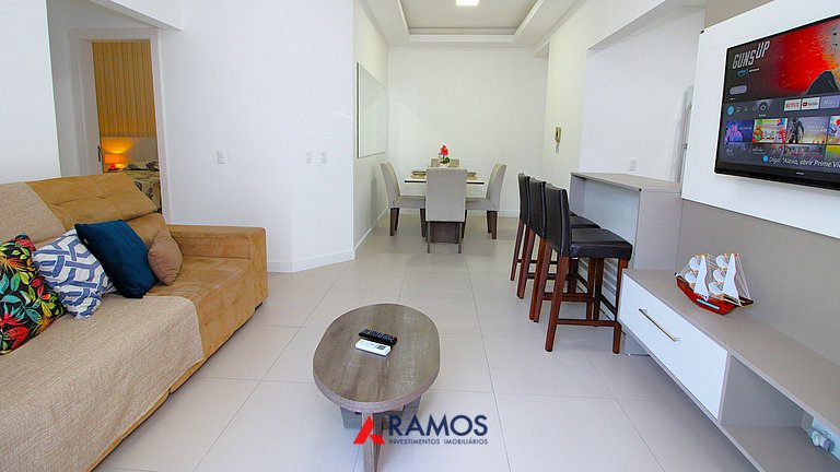 1071 - Apartamento com 2 Suítes na Praia de Bombinhas,