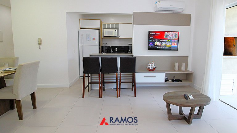 1071 - Apartamento com 2 Suítes na Praia de Bombinhas,