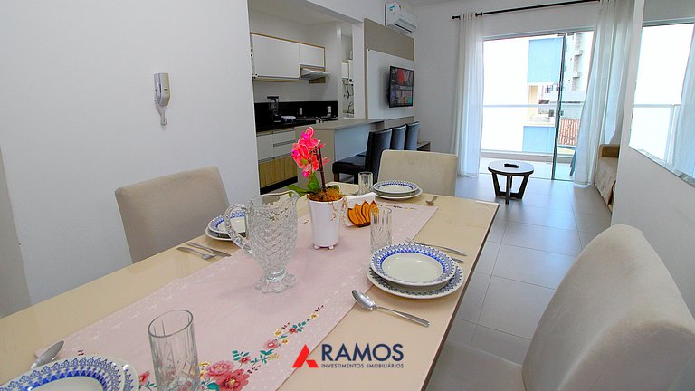 1071 - Apartamento com 2 Suítes na Praia de Bombinhas,