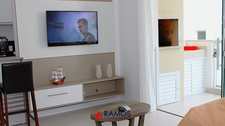 1071 - Apartamento com 2 Suítes na Praia de Bombinhas,