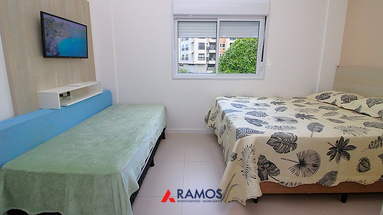 1071 - Apartamento com 2 Suítes na Praia de Bombinhas,