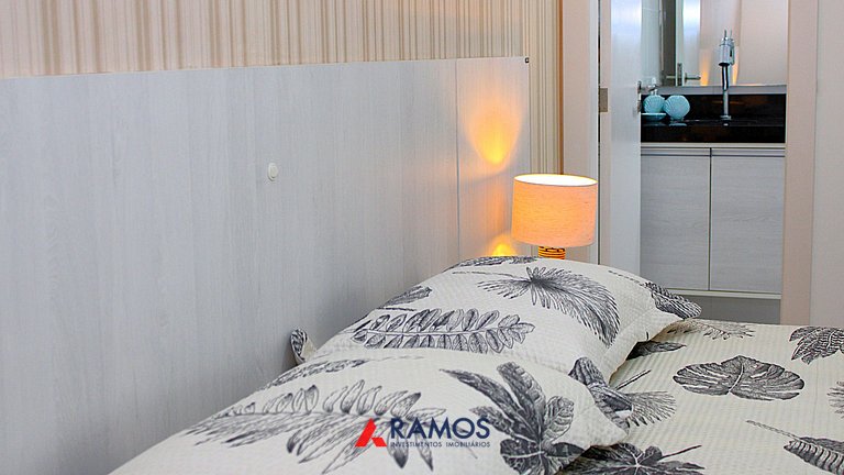 1071 - Apartamento com 2 Suítes na Praia de Bombinhas,