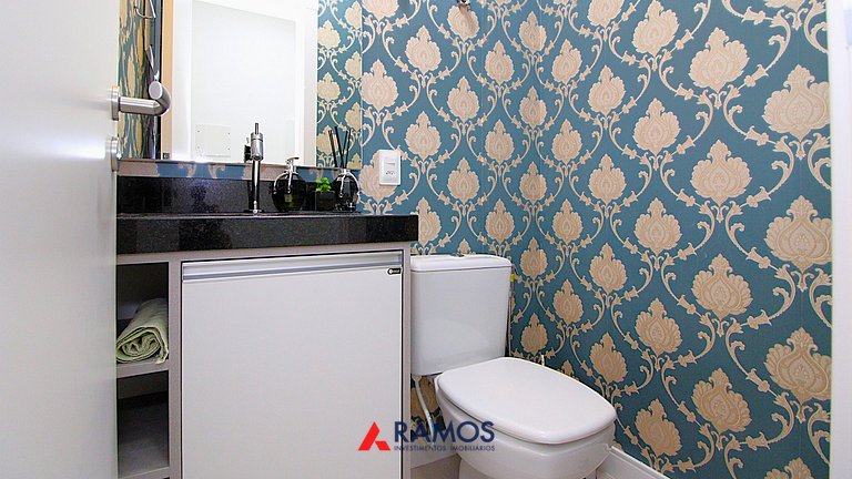 1071 - Apartamento com 2 Suítes na Praia de Bombinhas,