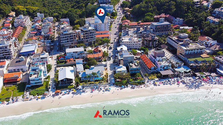 1071 - Apartamento com 2 Suítes na Praia de Bombinhas,