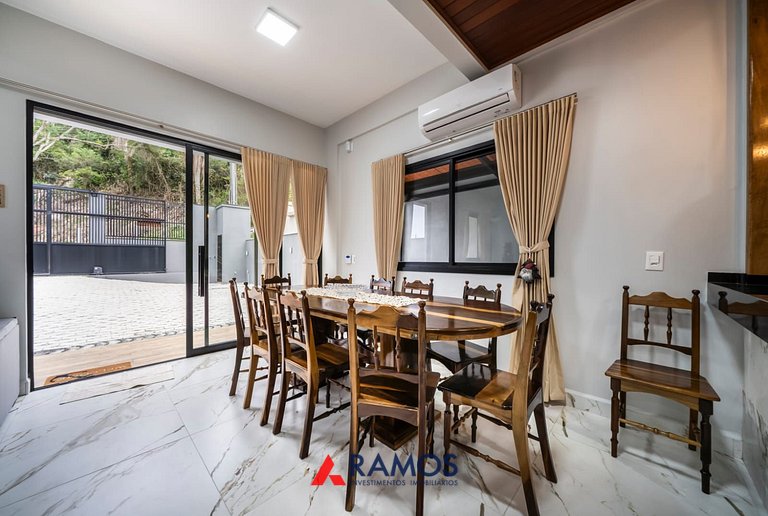 1000 Lindíssima casa a 50mts do mar em Zimbros