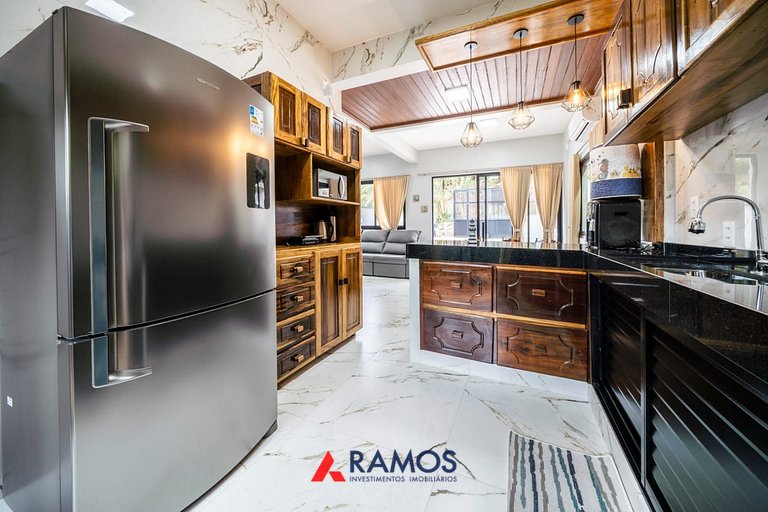 1000 Lindíssima casa a 50mts do mar em Zimbros