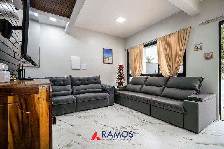 1000 Lindíssima casa a 50mts do mar em Zimbros