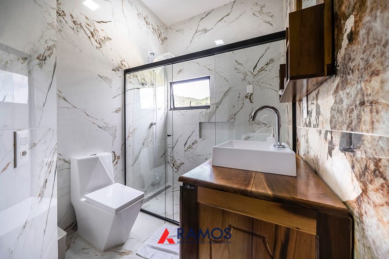 1000 Lindíssima casa a 50mts do mar em Zimbros