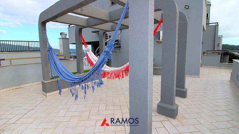 1027 - Cobertura duplex com piscina em Bombinhas