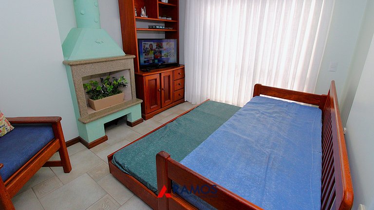 1027 - Cobertura duplex com piscina em Bombinhas