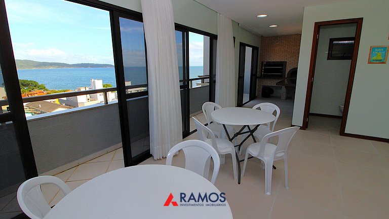 1027 - Cobertura duplex com piscina em Bombinhas