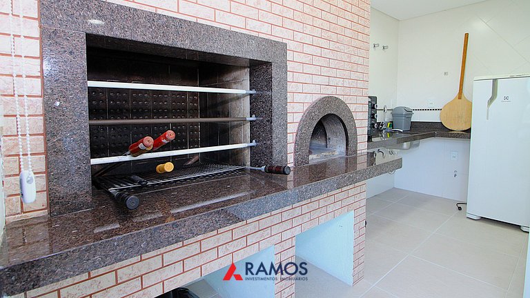 1027 - Cobertura duplex com piscina em Bombinhas