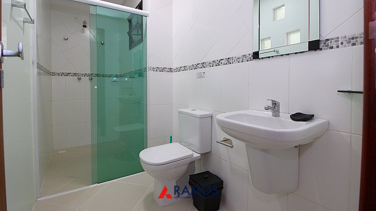 1027 - Cobertura duplex com piscina em Bombinhas